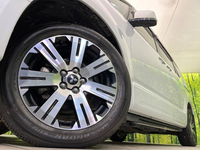 �y����18�C���`�A���~�z�C�[���z�O�ςɃ}�b�`���������A���~�z�C�[���𑕒����Ă���܂��B�e��ЊO�A���~�z�C�[����A�X�^�b�h���X�^�C�����戵�����Ă���܂��B���񂲑��k����������