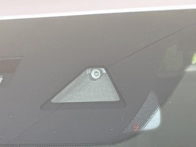 �yi-ACTIVESENSE�z���s���ɑO���̎ԗ�����F�����A�Փ˂������Ȏ��͌x��ƃu���[�L�ŏՓˉ���Ɣ�Q�y�����A�V�X�g�B�����S�Ƀh���C�u�����y���݂��������܂��B