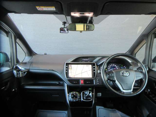 ヴォクシー1.8 ハイブリッド ZS 煌III