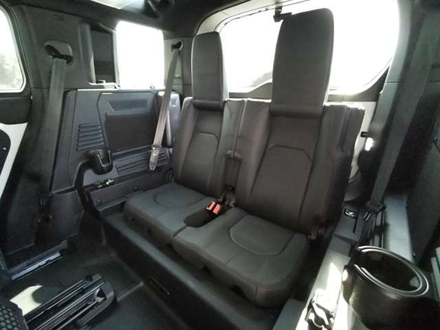 ディフェンダー110 X ダイナミック HSE 3.0L D300 ディーゼル 4WD