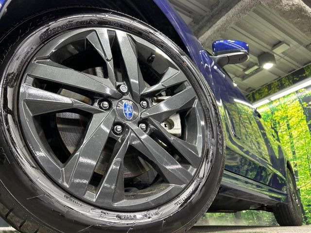 �y����17�C���`�A���~�z�C�[���z�O�ςɃ}�b�`���������A���~�z�C�[���𑕒����Ă���܂��B�e��ЊO�A���~�z�C�[����A�X�^�b�h���X�^�C�����戵�����Ă���܂��B���񂲑��k����������