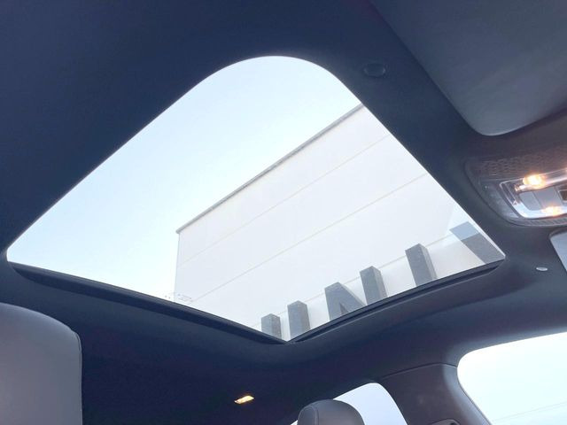 ���p�m���~�b�N�X���C�f�B���O���[�t::�唗�͂̃p�m���}���[�t�́A�㕔���Ȃɂ܂ő����Ă���A�J���I�ȋ�Ԃ����y���݂��������܂��B