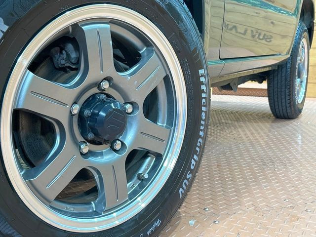 �y����16�C���`�A���~�z�C�[���z�O�ςɃ}�b�`���������A���~�z�C�[���𑕒����Ă���܂��B�e��ЊO�A���~�z�C�[����A�X�^�b�h���X�^�C�����戵�����Ă���܂��B���񂲑��k����������