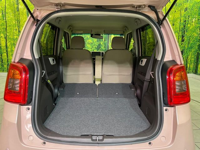 ���i�̂���������ʋ΁A���}���ɏ\���ȉ׎��X�y�[�X���m�ۂ��Ă���܂��B�Z�J���h�V�[�g��|���ƁA�傫�ȉו��̐ύڂ��\�ł���