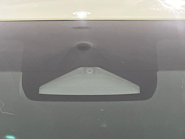 �y�g���^�Z�[�t�e�B�Z���X�z���s���ɑO���̎ԗ�����F�����A�Փ˂������Ȏ��͌x��ƃu���[�L�ŏՓˉ���Ɣ�Q�y�����A�V�X�g�B�����S�Ƀh���C�u�����y���݂��������܂��B