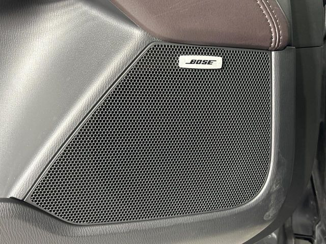 �yBOSE�T�E���h�V�X�e���z���[�J�[�I�v�V�����̍��i�ʃT�E���h�V�X�e���𓋍ځB��p�̃`���[�j���O���{���ꂽ�召�l�X�ȃX�s�[�J�[����ǎ��ȃT�E���h���t�ł��A�Տꊴ���ӂ�鉹����Ԃ����o���܂��B