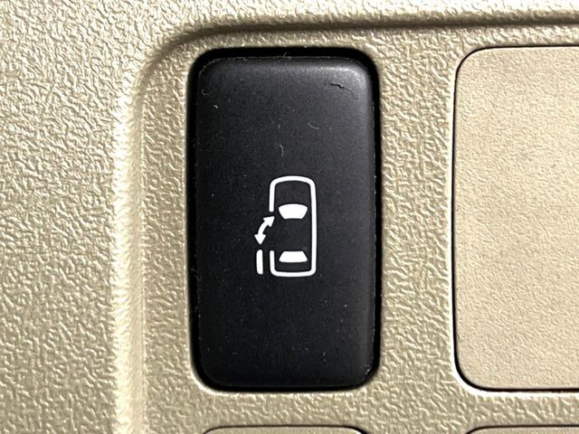 �y�p���[�X���C�h�h�A�z�X�}�[�g�L�[��^�]�Ȃ̃X�C�b�`�ŃX���C�h�h�A�̊J���\���d��������͂����ăh�A���J����K�v�������A���������q�l�ł��A�d���ו��������Ă��鎞�����N�ɊJ���߂ł��܂���