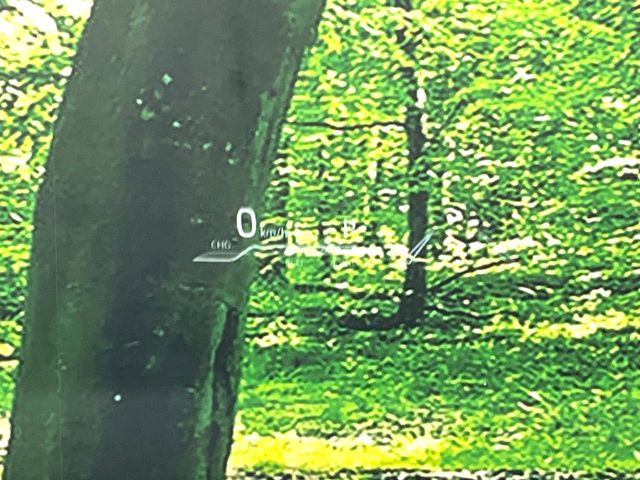 �y�w�b�h�A�b�v�f�B�X�v���C�z���݂̑��x�⑖�s�����f�W�^���\���ŉ^�]�ȑO���̃K���X�ɓ��e!�^�]���A�ڐ������炳���K�v�ȏ����m�F�ł���̂łƂ��Ă��֗��ň��S!