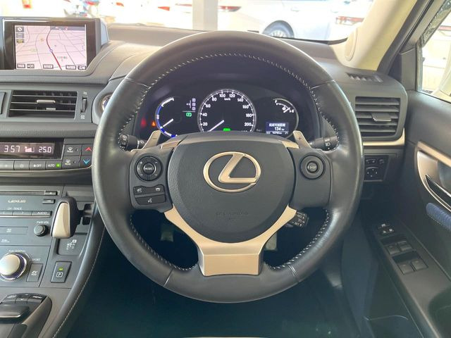 �y�����v�����X�e�A�����O�z�㎿�Ȋv���g�p���邱�ƂŁA��ɂ����������݂ƂĂ��^�]���₷���n���h���ł���