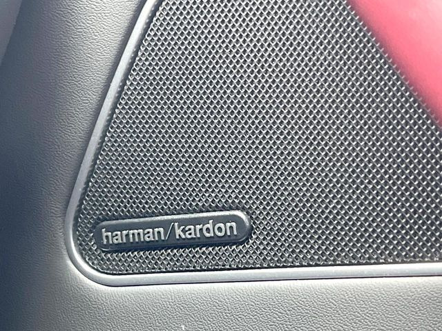 ��harman/kardon�T�E���h�V�X�e��:�I�[�f�B�I��僁�[�J�[����|����v���~�A���X�s�[�J�[�𑕔��B�����̃X�s�[�J�[����A���̗������܂ŕ����鍂�i���ȉ��y�����y���݂��������܂��B