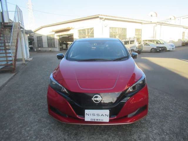 リーフe+ X 90周年記念車