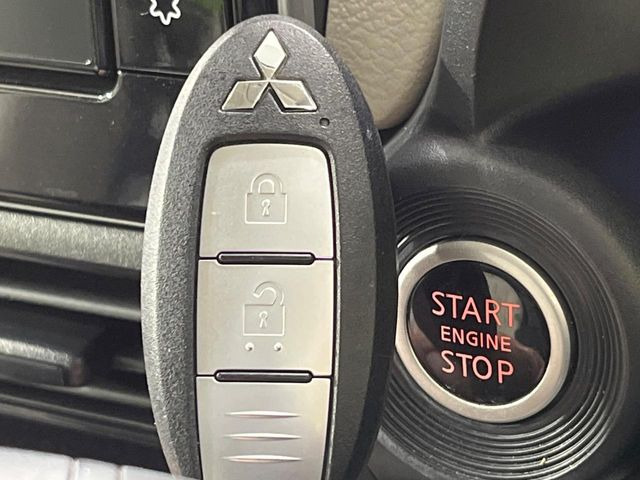 �y�I�y���[�V�����L�[�z�J�o����|�P�b�g�ɓ��ꂽ�܂܂ł��h�A�̎{���E�������\�ȃX�}�[�g�L�[�𑕔��B�G���W���̃I���E�I�t�����J�M�����o���K�v����������Ƃ��Ă��֗��ł���