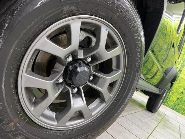 �y����15�C���`�A���~�z�C�[���z�O�ςɃ}�b�`���������A���~�z�C�[���𑕒����Ă���܂��B�e��ЊO�A���~�z�C�[����A�X�^�b�h���X�^�C�����戵�����Ă���܂��B���񂲑��k����������