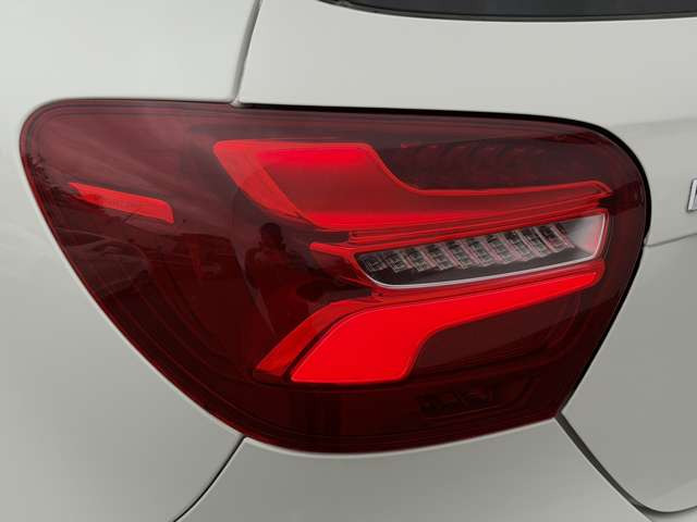 �@�ׂɃf�U�C�����ꂽ���A���C�g