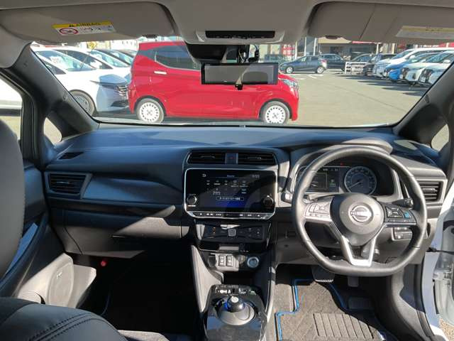 リーフe+ X 90周年記念車