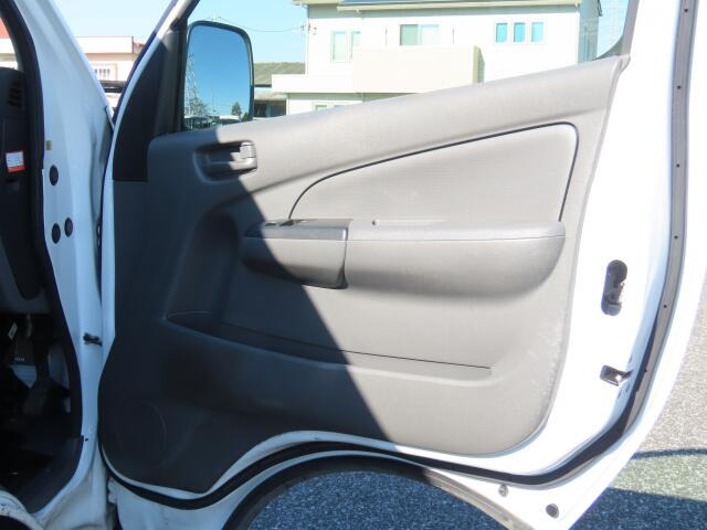 �ԓ��͐��Ǝ҂ɂĎ����N���[�j���O�{�H�ς݂Ȃ̂ŁA��ϐ����ł��B�I���b�N�X�����Ԃł݂͂Ȃ��܂ɉ��K�ȃh���C�u�����񑩂��܂��B