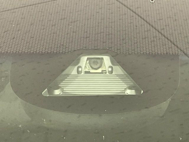 �y�z���_�Z���V���O�z���s���ɑO���̎ԗ�����F�����A�Փ˂������Ȏ��͌x��ƃu���[�L�ŏՓˉ���Ɣ�Q�y�����A�V�X�g�B�����S�Ƀh���C�u�����y���݂��������܂��B