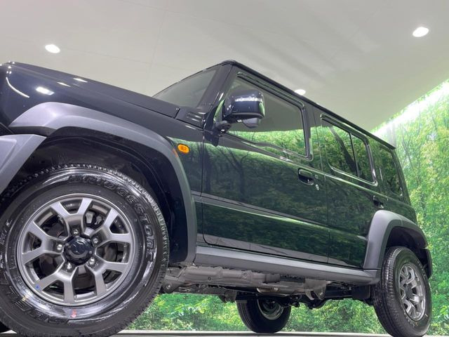 �y����15�C���`�A���~�z�C�[���z�O�ςɃ}�b�`���������A���~�z�C�[���𑕒����Ă���܂��B�e��ЊO�A���~�z�C�[����A�X�^�b�h���X�^�C�����戵�����Ă���܂��B���񂲑��k����������