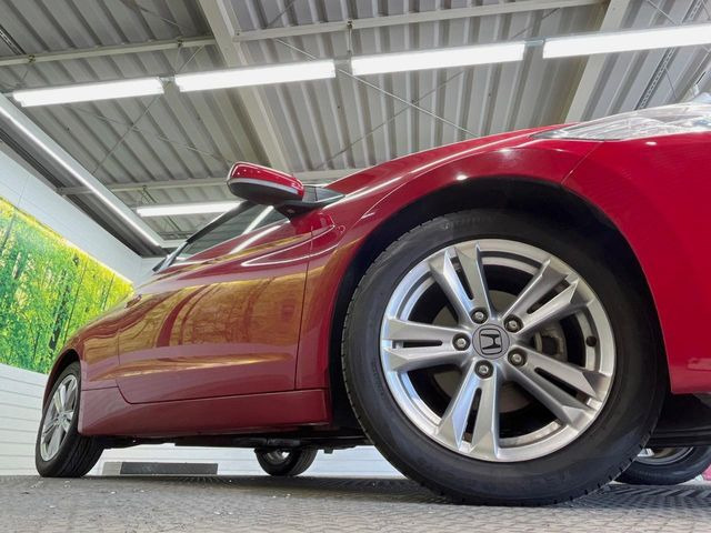 �y����16�C���`�A���~�z�C�[���z�O�ςɃ}�b�`���������A���~�z�C�[���𑕒����Ă���܂��B�e��ЊO�A���~�z�C�[����A�X�^�b�h���X�^�C�����戵�����Ă���܂��B���񂲑��k����������