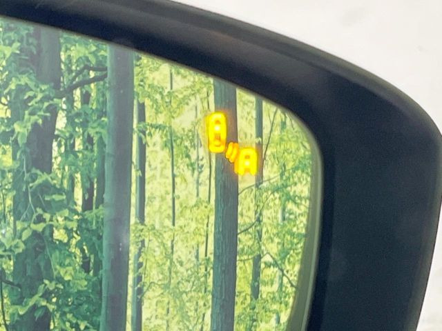 �y�u���C���h�X�|�b�g���j�^�����O�z���s���A�h�A�~���[�̎��p�ɂȂ�₷���ӏ��Ɍ㑱�Ԃ��ڋ߂���ƃT�C�h�~���[�t�߂Ɍx����\���A�h���C�o�[�ɒ��ӊ��N�����Ă���܂��B