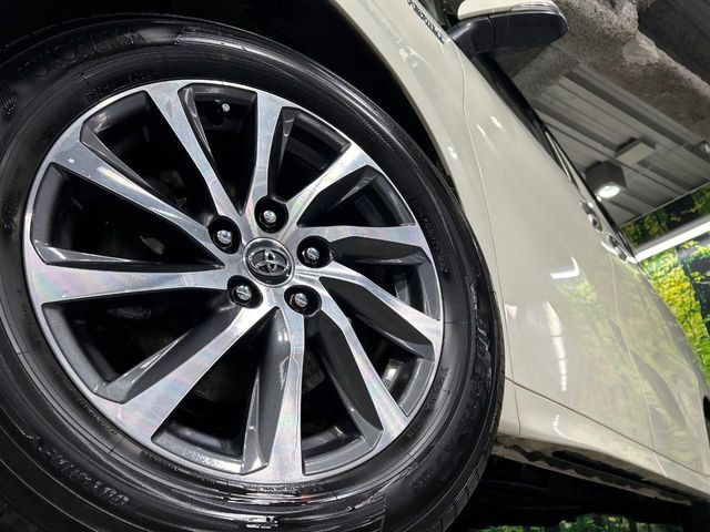 �y����17�C���`�A���~�z�C�[���z�O�ςɃ}�b�`���������A���~�z�C�[���𑕒����Ă���܂��B�e��ЊO�A���~�z�C�[����A�X�^�b�h���X�^�C�����戵�����Ă���܂��B���񂲑��k����������