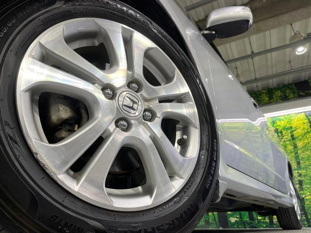 �y����15�C���`�A���~�z�C�[���z�O�ςɃ}�b�`���������A���~�z�C�[���𑕒����Ă���܂��B�e��ЊO�A���~�z�C�[����A�X�^�b�h���X�^�C�����戵�����Ă���܂��B���񂲑��k����������