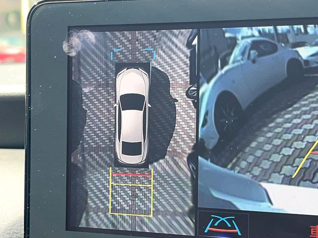 �y�p�m���~�b�N�r���[���j�^�[�z��p�̃J�����ɂ��A�ォ�猩���낵���悤�Ȏ��_��360�x�N���}�̎��͂��m�F���邱�Ƃ��ł��܂������p�������m�F���₷���A�����ꏊ�ł̐؂�Ԃ��⒓�Ԃ��X���[�Y�ɍs���܂��B