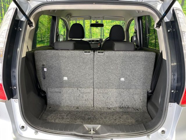 ���i�̂���������ʋ΁A���}���ɏ\���ȉ׎��X�y�[�X���m�ۂ��Ă���܂��B�Z�J���h�V�[�g��|���ƁA�傫�ȉו��̐ύڂ��\�ł���