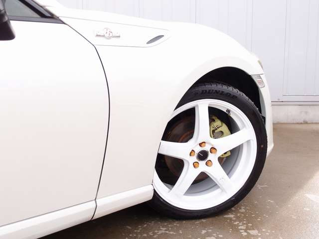 ���Ђ̓J�X�^���𓾈ӂƂ��Ă���܂��B�ԍ�����WORK�z�C�[���A�I�[�f�B�I�J�X�^���ȂǁA���[�ԑO�ɂ��q�l�̃X�^�C���ɍ����J�X�^���₨�Ԃƈꏏ�ɃI�[�g���[���ɂ��鎖���\�ƂȂ�܂��̂ł��C�y�ɂ����k������