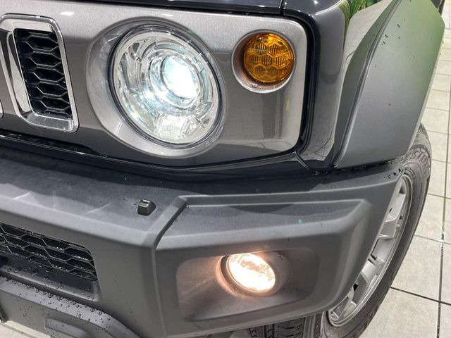 �yLED�w�b�h���C�g�z���V����ԑ��s�����ǍD�Ȏ��E���m�ۂ����S���ĉ^�]�ł��鍂�P�xLED�w�b�h���C�g�𑕔�!�_�����x�������A����d�͂��}�����Ă��܂��B