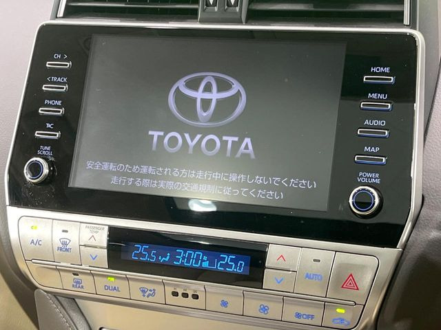 【大画面ナビ】人気の大型9インチナビを装備。存在感のある大画面はインパクト大!ナビ利用時のマップ表示は見やすく、テレビやDVDは臨場感がアップ!いつものドライブがグッと楽しくなります♪