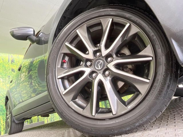 �y����18�C���`�A���~�z�C�[���z�O�ςɃ}�b�`���������A���~�z�C�[���𑕒����Ă���܂��B�e��ЊO�A���~�z�C�[����A�X�^�b�h���X�^�C�����戵�����Ă���܂��B���񂲑��k����������