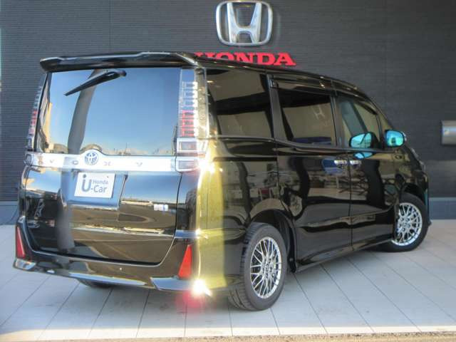 ヴォクシー1.8 ハイブリッド ZS 煌III