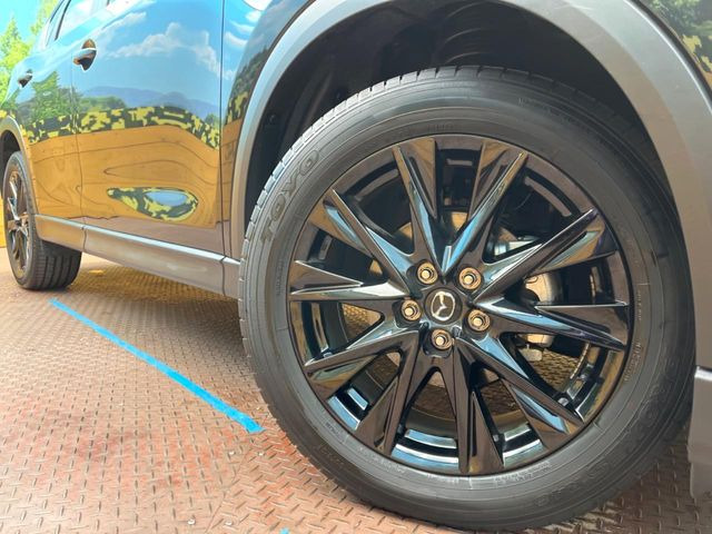 �y����19�C���`�A���~�z�C�[���z�O�ςɃ}�b�`���������A���~�z�C�[���𑕒����Ă���܂��B�e��ЊO�A���~�z�C�[����A�X�^�b�h���X�^�C�����戵�����Ă���܂��B���񂲑��k����������