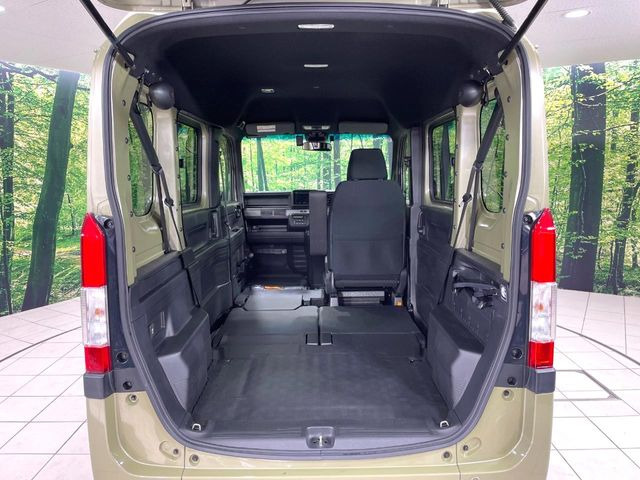 ���i�̂���������ʋ΁A���}���ɏ\���ȉ׎��X�y�[�X���m�ۂ��Ă���܂��B�Z�J���h�V�[�g��|���ƁA�傫�ȉו��̐ύڂ��\�ł���