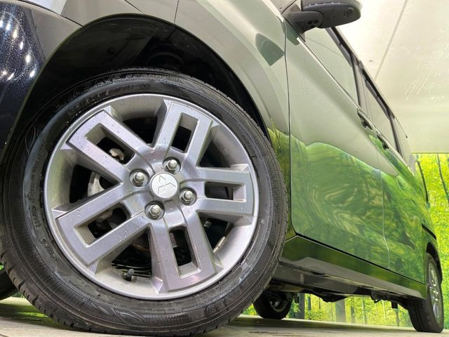 �y����15�C���`�A���~�z�C�[���z�O�ςɃ}�b�`���������A���~�z�C�[���𑕒����Ă���܂��B�e��ЊO�A���~�z�C�[����A�X�^�b�h���X�^�C�����戵�����Ă���܂��B���񂲑��k����������