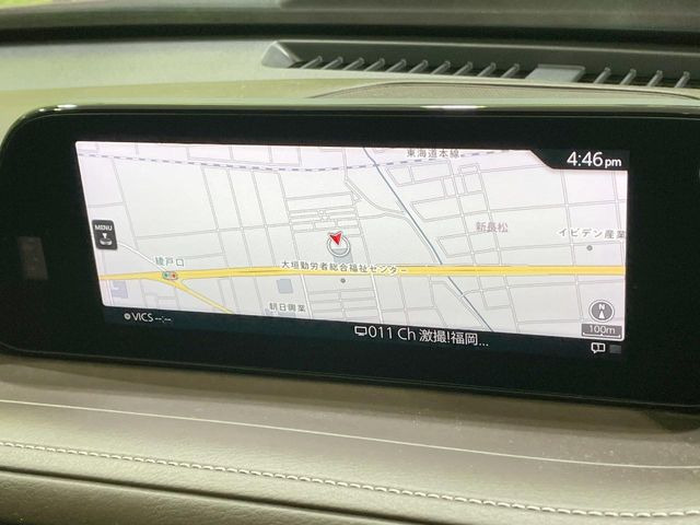 �y8.8�C���`�}�c�_�R�l�N�g�z�ԓ��̕��͋C�Ƀ}�b�`������^�̃f�B�X�v���C�B�X�}�z�ڑ��ł̃i�r�g�p��Bluetooth�Đ����A�l�X�ȋ@�\���y���߂܂��B�����I�ȃ_�C�������삪�\�ŁA�g��������ǍD�ł��B