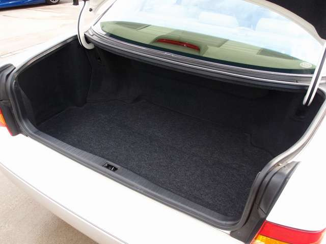 ���Ђ̓h�A�̃q���W����/�e�������/�t���A�}�b�g�ȂǁA�ׂ��ȏ����Y��ɃN���[�j���O�v���܂��B�V�Ԃ��낵���Ă̂悤�ȋP������ԗ������q�l�ɂ��[�Ԃ����Ē����܂��B�������̂��q�l�������S���Ă������������܂�