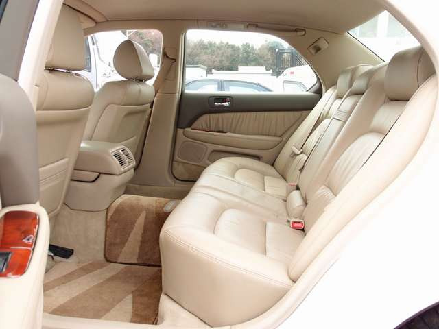 �@�l�l1�I�[�i�[!�l�C�̃Z���V�I �t���m�[�}���ԗ��̓���!�ߋ����𐮔��L�^���17���c���Ă���A�����i�r�Q�[�V�����ɖ{�v�V�[�g�A�G�A�s�����A�R�[�i�[�Z���T�[�ȂǏ[�������ɉ����^�C���̍a��8���R�L