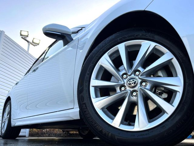 �y����17�C���`�A���~�z�C�[���z�O�ςɃ}�b�`���������A���~�z�C�[���𑕒����Ă���܂��B�e��ЊO�A���~�z�C�[����A�X�^�b�h���X�^�C�����戵�����Ă���܂��B���񂲑��k����������