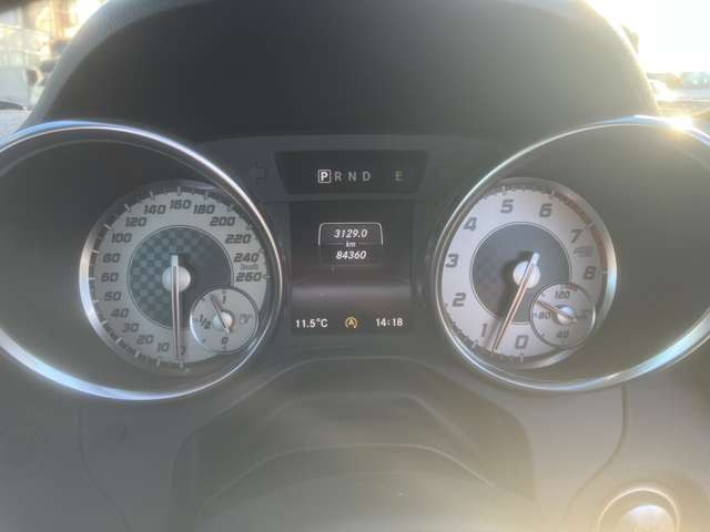 �C�ɂȂ邨�Ԃ�����܂�����E�̓d�b�ԍ����璼�ڂ��X�ɂ��₢���킹���������B�x�����@����ԗ����A��Ԃ܂łȂ�ł������������Ē����܂��B�X�^�b�t�ꓯ���A�����҂����Ă���܂��B