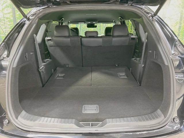 ���i�̂���������ʋ΁A���}���ɏ\���ȉ׎��X�y�[�X���m�ۂ��Ă���܂��B3��ڃV�[�g��|���ƁA�傫�ȉו��̐ύڂ��\�ł���