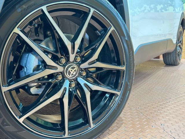 �y����19�C���`�A���~�z�C�[���z�O�ςɃ}�b�`���������A���~�z�C�[���𑕒����Ă���܂��B�e��ЊO�A���~�z�C�[����A�X�^�b�h���X�^�C�����戵�����Ă���܂��B���񂲑��k����������