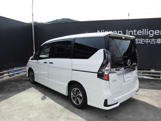 セレナ1.2 e-POWER ハイウェイスター V