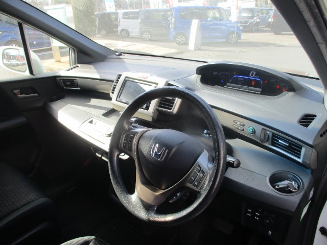 フリードスパイクハイブリッド1.5 ジャストセレクション