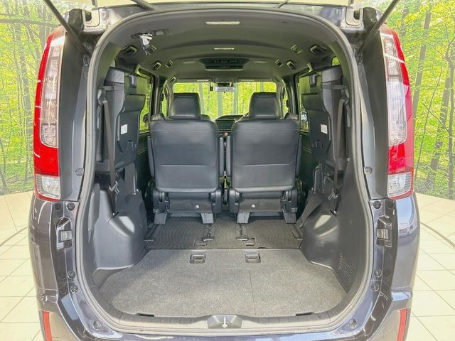 ���i�̂���������ʋ΁A���}���ɏ\���ȉ׎��X�y�[�X���m�ۂ��Ă���܂��B�Z�J���h�V�[�g��|���ƁA�傫�ȉו��̐ύڂ��\�ł���