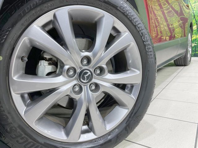 �y����18�C���`�A���~�z�C�[���z�O�ςɃ}�b�`���������A���~�z�C�[���𑕒����Ă���܂��B�e��ЊO�A���~�z�C�[����A�X�^�b�h���X�^�C�����戵�����Ă���܂��B���񂲑��k����������