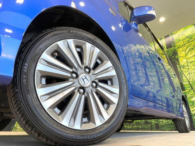 �y�����A���~�z�C�[���z�O�ςɃ}�b�`���������A���~�z�C�[���𑕒����Ă���܂��B�e��ЊO�A���~�z�C�[����A�X�^�b�h���X�^�C�����戵�����Ă���܂��B���񂲑��k����������