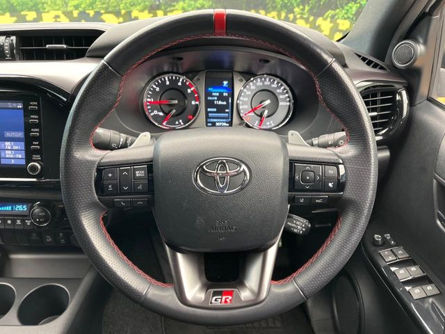 �y�����v�����X�e�A�����O�z�㎿�Ȋv���g�p���邱�ƂŁA��ɂ����������݂ƂĂ��^�]���₷���n���h���ł���