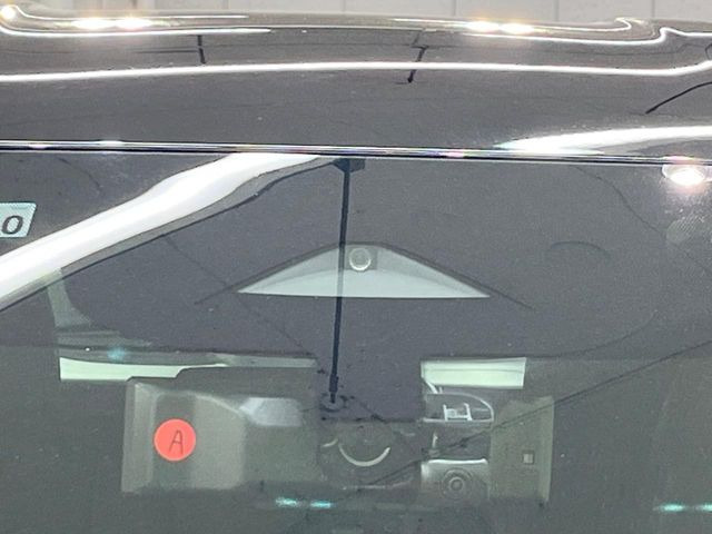 �y�Փˌy�����u�z���s���ɑO���̎ԗ�����F�����A�Փ˂������Ȏ��͌x��ƃu���[�L�ŏՓˉ���Ɣ�Q�y�����A�V�X�g�B�����S�Ƀh���C�u�����y���݂��������܂��B